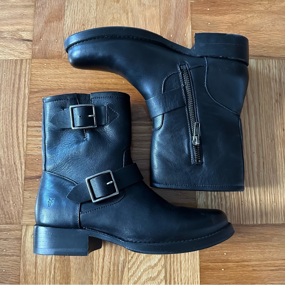 Frye Veronica Short Boot. Black. Size 7